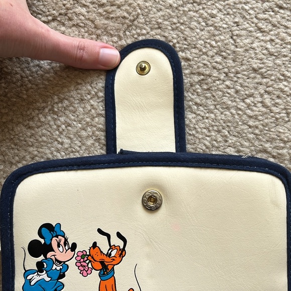 Vintage Girls’ Walt Disney Productions Minnie Mouse and Pluto Wristlet Wallet - Picture 4 of 15